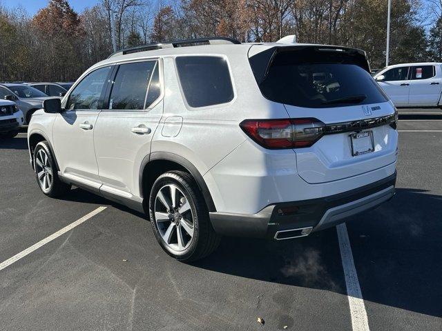 new 2025 Honda Pilot car, priced at $49,080