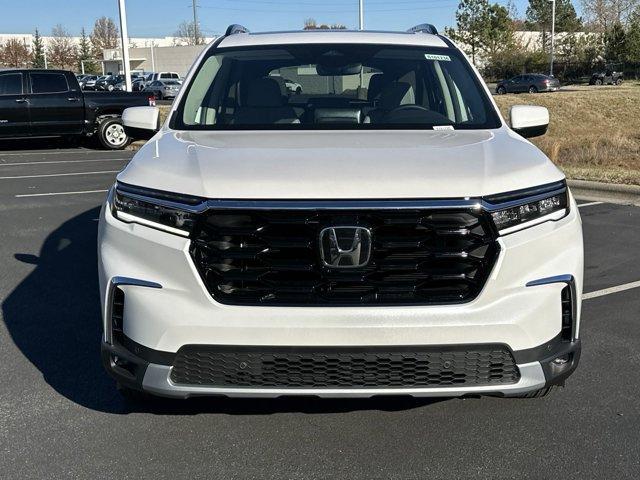 new 2025 Honda Pilot car, priced at $49,080