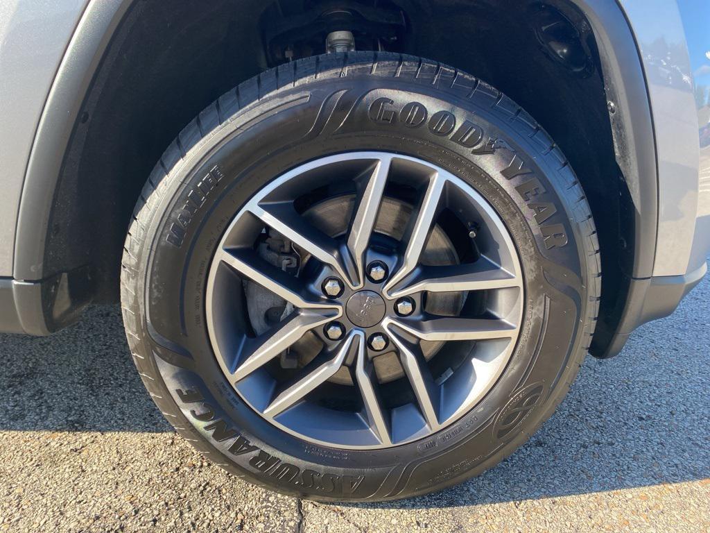 used 2021 Jeep Grand Cherokee car, priced at $27,326