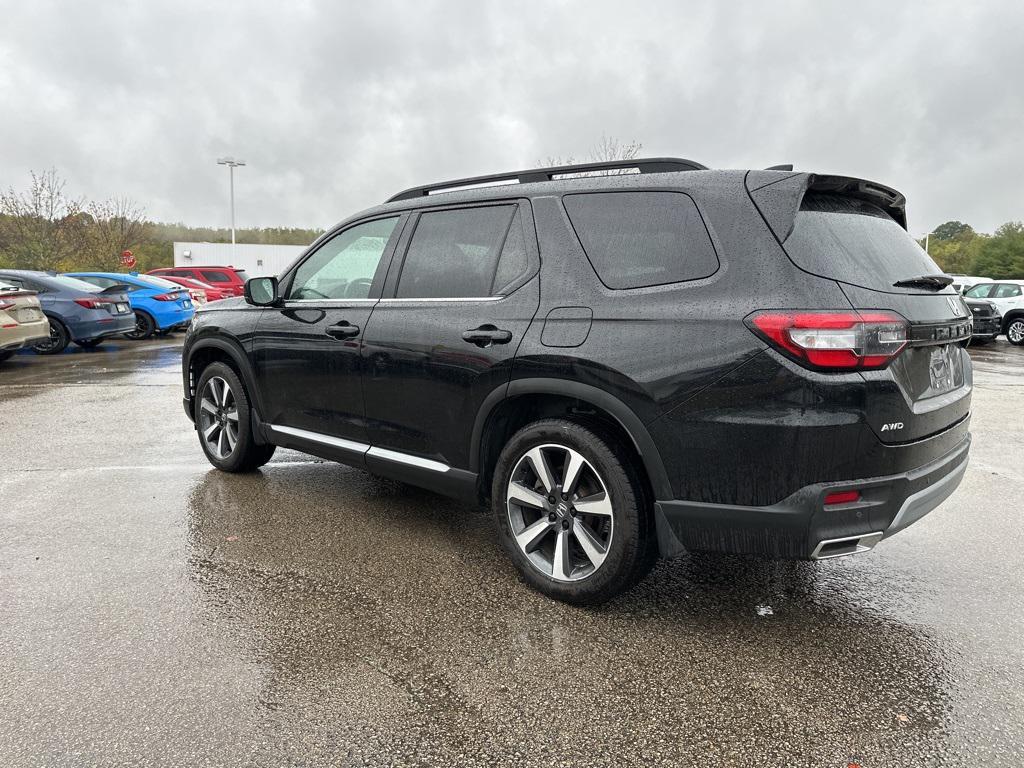 used 2023 Honda Pilot car, priced at $42,498
