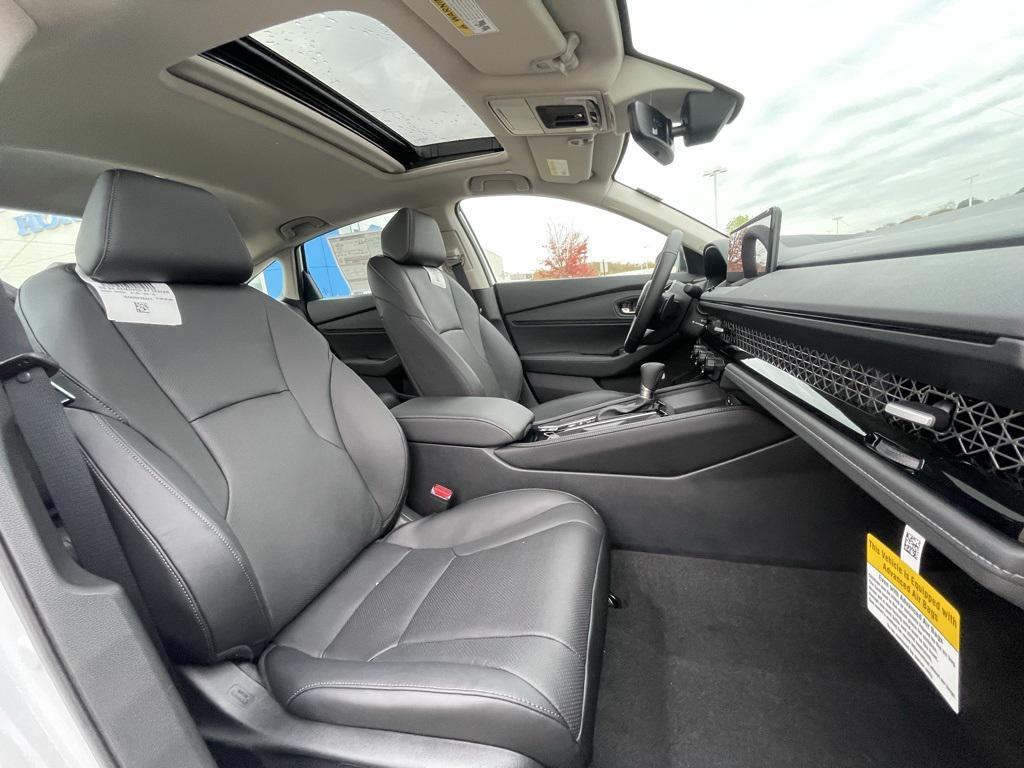 new 2025 Honda Accord Hybrid car, priced at $38,097