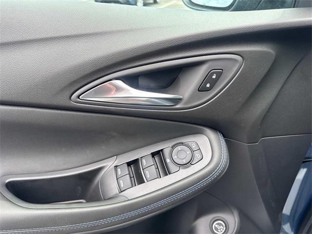 new 2025 Buick Encore GX car, priced at $29,199