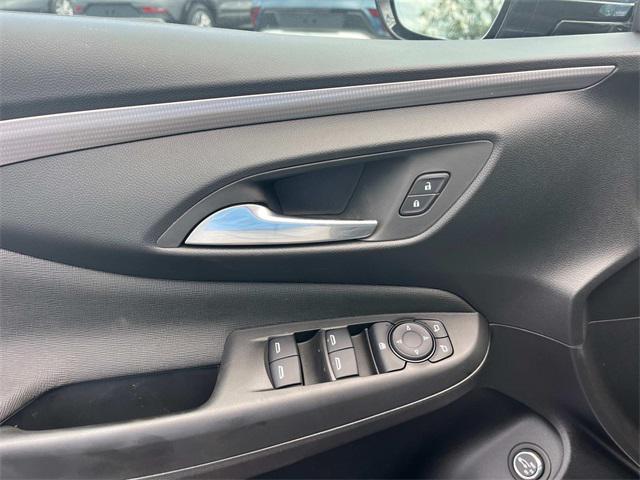 new 2025 Buick Envista car, priced at $30,721