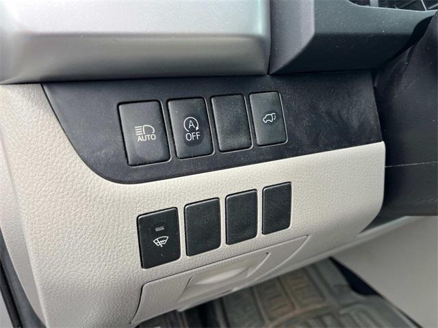 used 2019 Toyota Highlander car, priced at $23,995