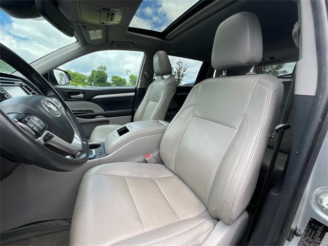 used 2019 Toyota Highlander car, priced at $23,995