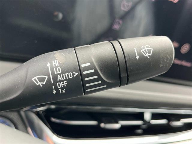 new 2025 Buick Envista car, priced at $29,259