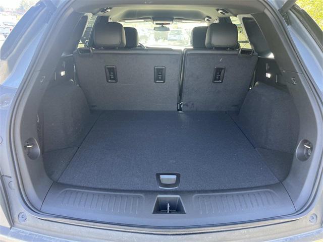 used 2025 Cadillac XT5 car, priced at $43,100