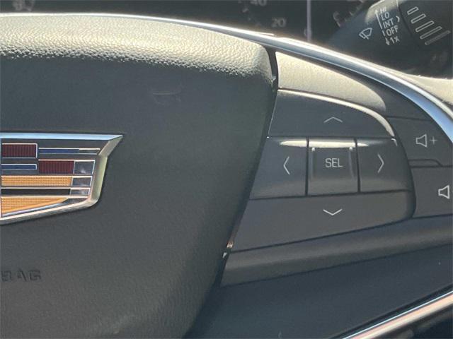 used 2025 Cadillac XT5 car, priced at $43,100