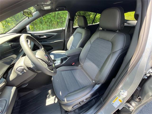 new 2025 Buick Envista car, priced at $26,566