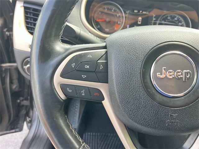 used 2015 Jeep Cherokee car, priced at $10,745