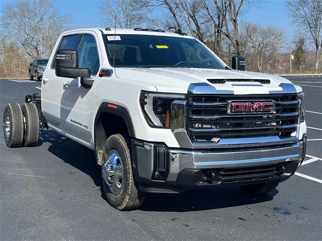 new 2025 GMC Sierra 3500 car, priced at $72,759