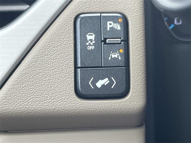 used 2020 GMC Yukon XL car, priced at $34,184