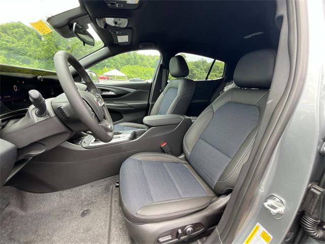 new 2025 Buick Envista car, priced at $26,899