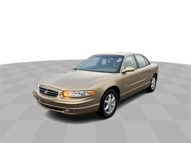 used 2000 Buick Regal car, priced at $8,900