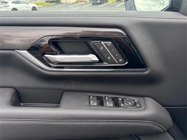 new 2025 GMC Yukon XL car, priced at $77,935
