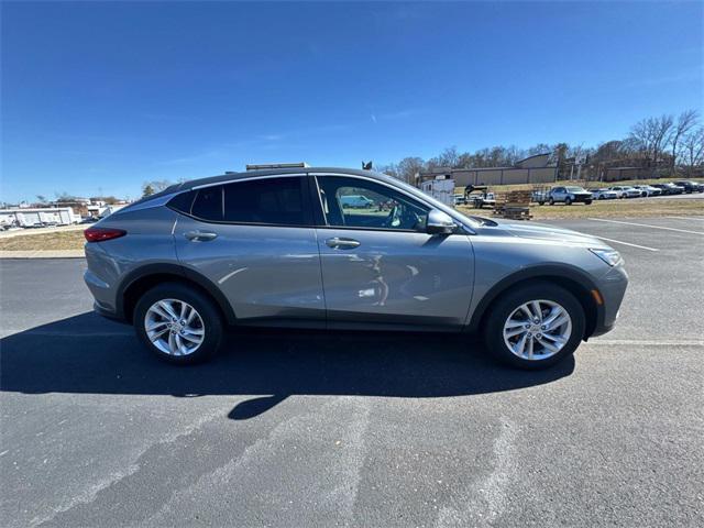 new 2025 Buick Envista car, priced at $26,513