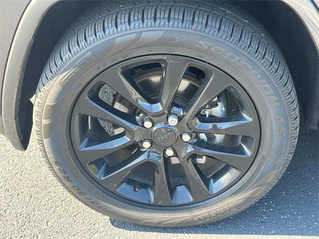 used 2019 Jeep Grand Cherokee car, priced at $21,435