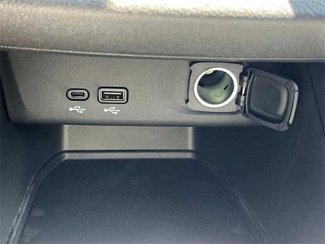 new 2025 Buick Envista car, priced at $26,089