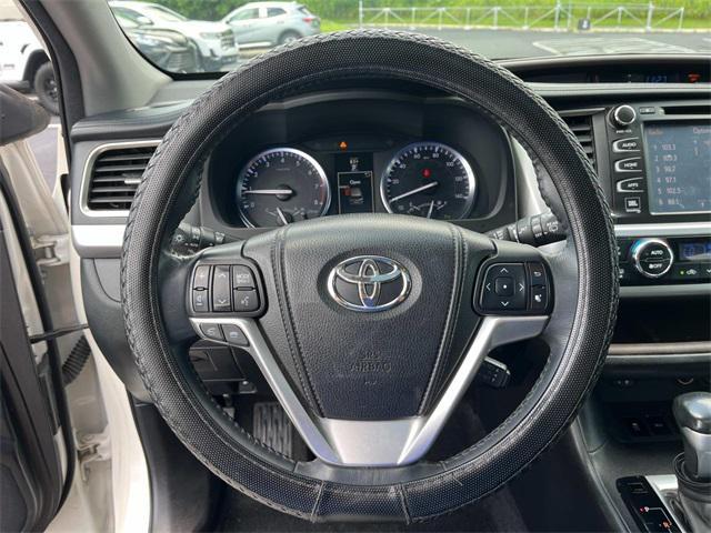 used 2015 Toyota Highlander car, priced at $17,706