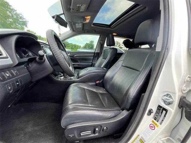 used 2015 Toyota Highlander car, priced at $17,706
