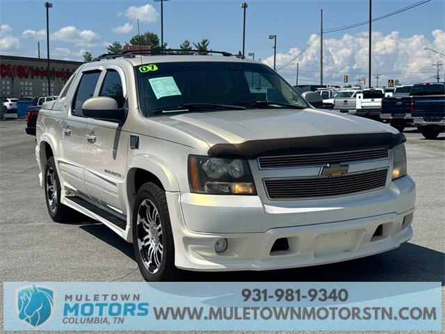 used 2007 Chevrolet Avalanche car, priced at $16,900