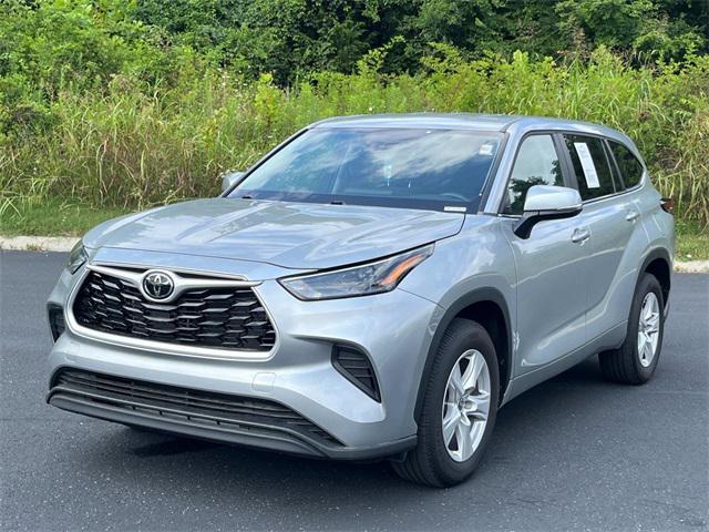 used 2023 Toyota Highlander car, priced at $32,563