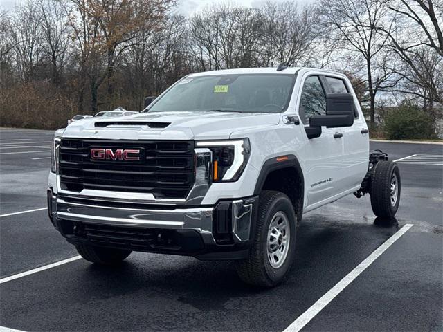 new 2025 GMC Sierra 3500 car, priced at $52,920