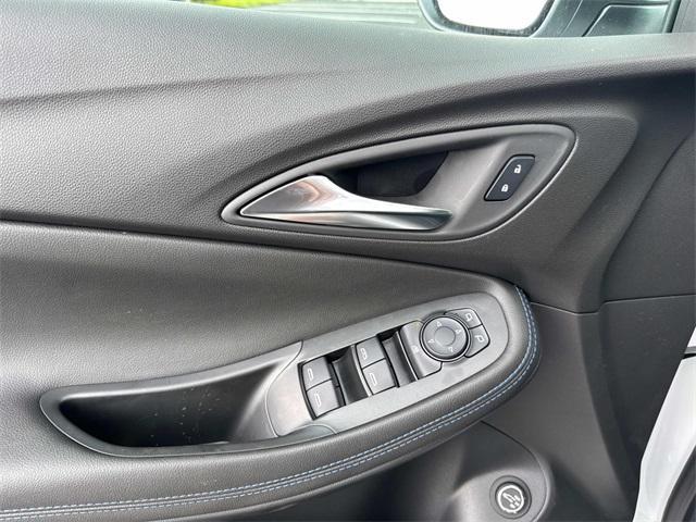 new 2025 Buick Encore GX car, priced at $29,533
