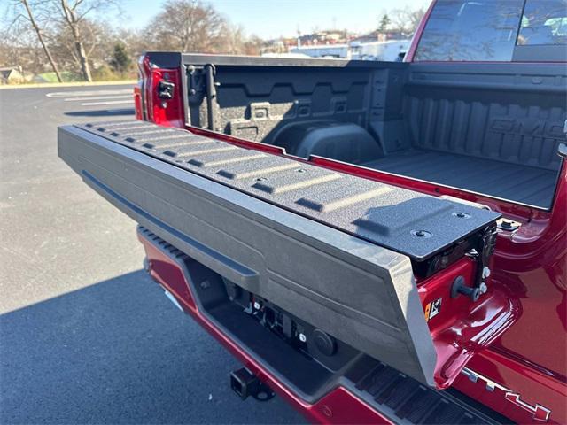 new 2025 GMC Sierra 1500 car, priced at $70,903