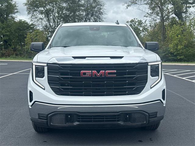 new 2025 GMC Sierra 1500 car, priced at $42,325