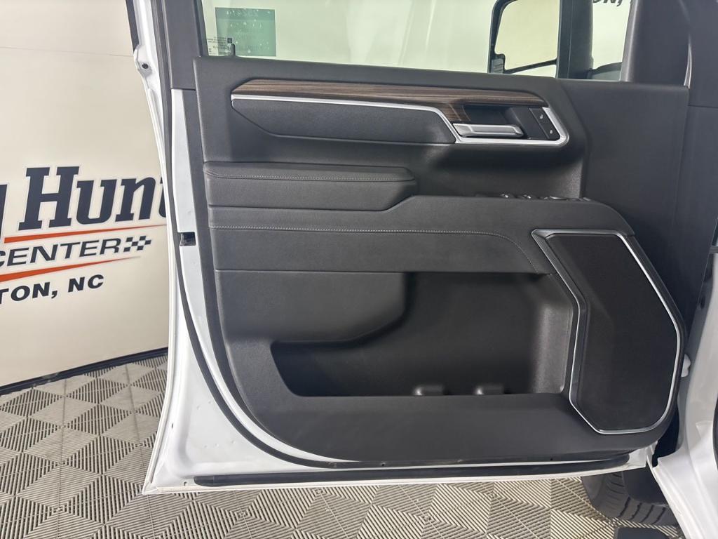 used 2025 Chevrolet Silverado 2500 car, priced at $56,517