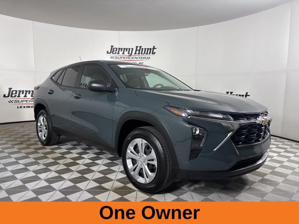 used 2025 Chevrolet Trax car, priced at $22,422