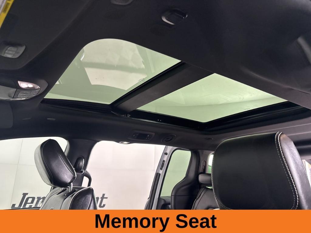 used 2025 Chrysler Pacifica car, priced at $37,587