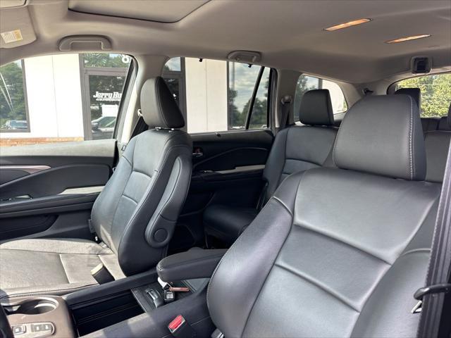 used 2022 Honda Pilot car, priced at $30,400