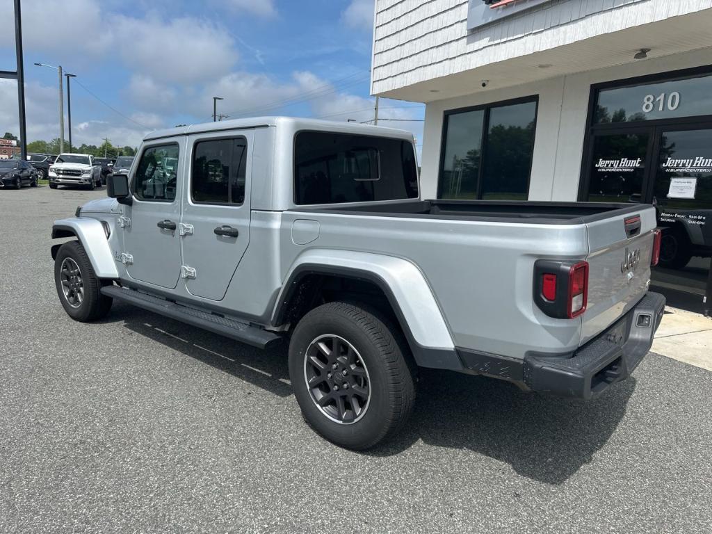 used 2023 Jeep Gladiator car, priced at $28,988
