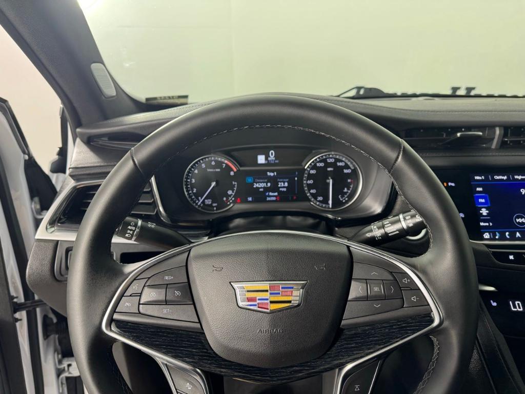 used 2025 Cadillac XT5 car, priced at $42,988