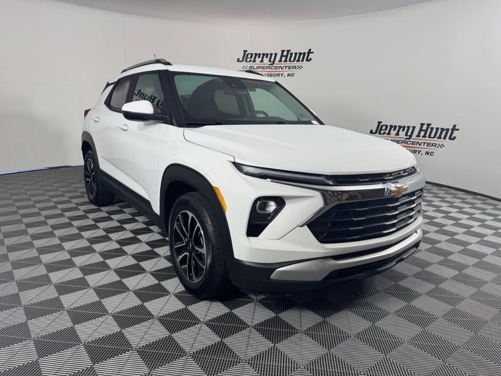 used 2024 Chevrolet TrailBlazer car, priced at $21,988
