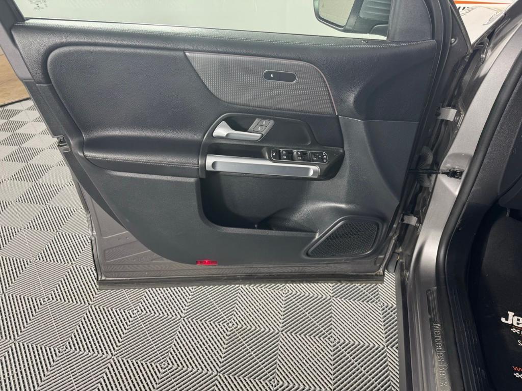 used 2022 Mercedes-Benz GLB 250 car, priced at $29,565