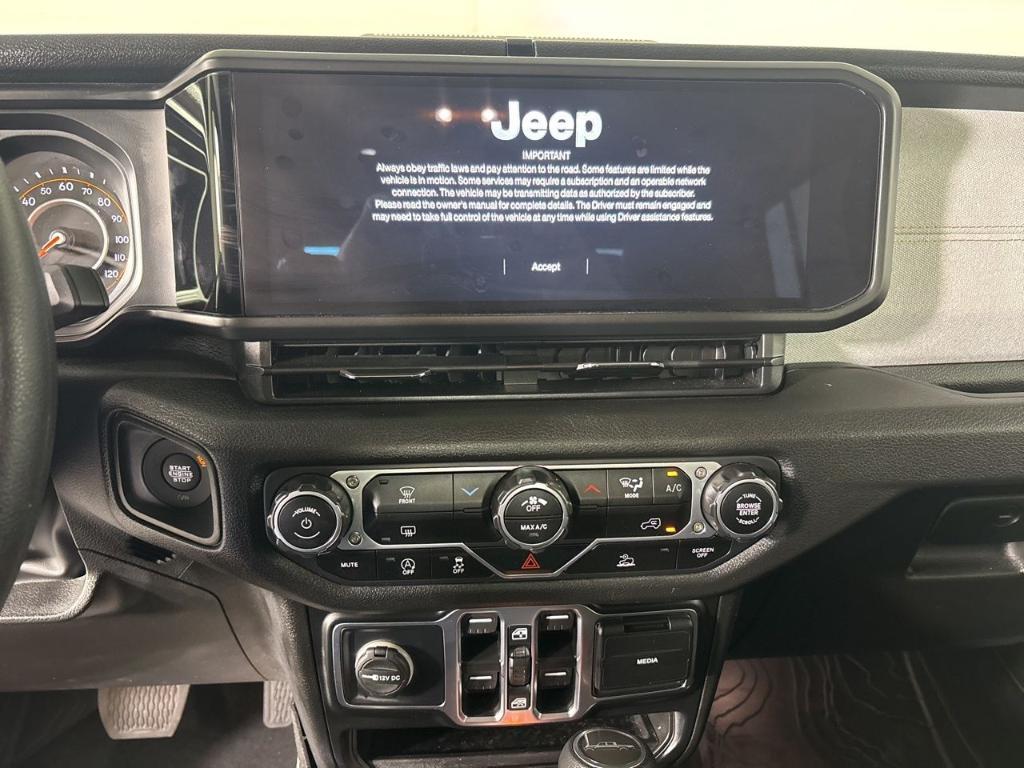 used 2025 Jeep Gladiator car, priced at $36,200