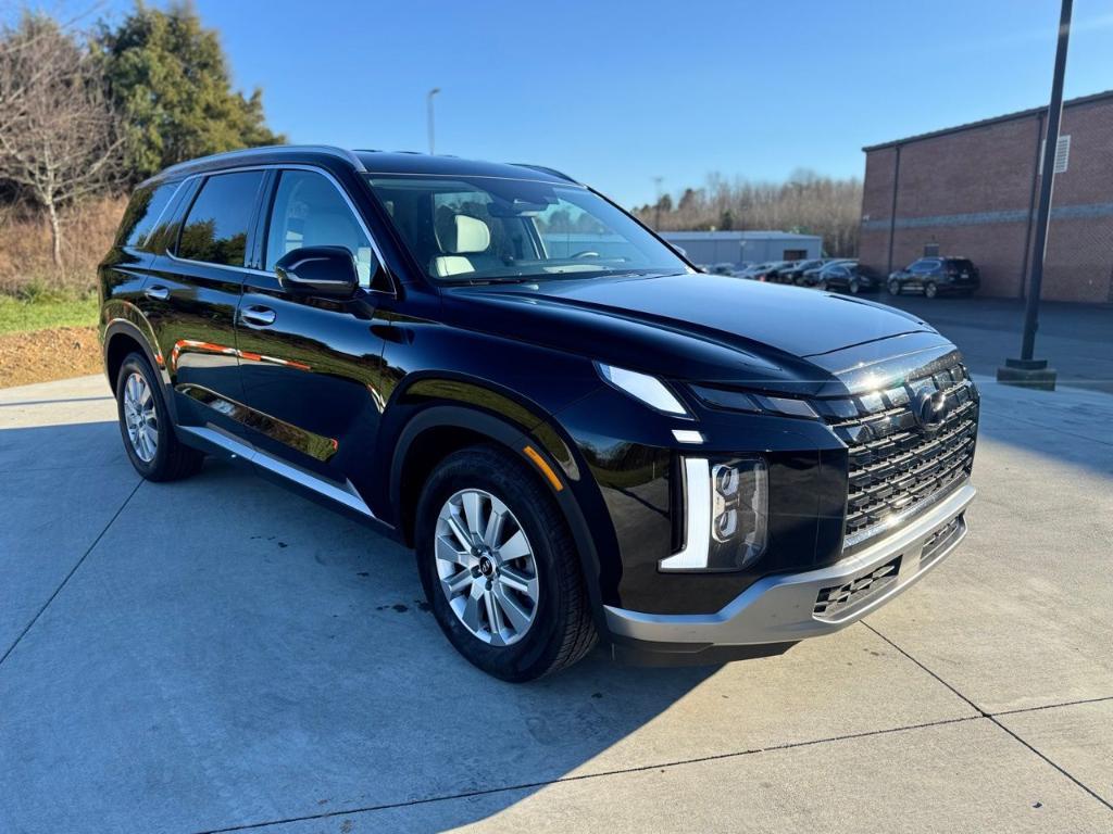 used 2024 Hyundai Palisade car, priced at $33,700