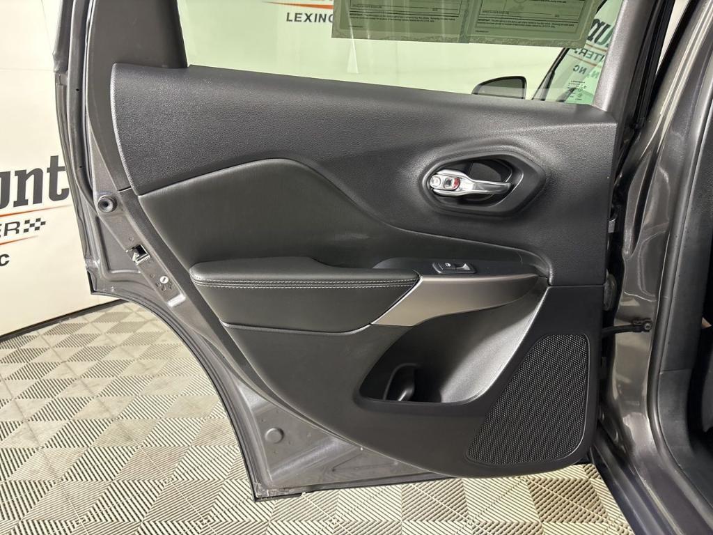 used 2022 Jeep Cherokee car, priced at $24,400