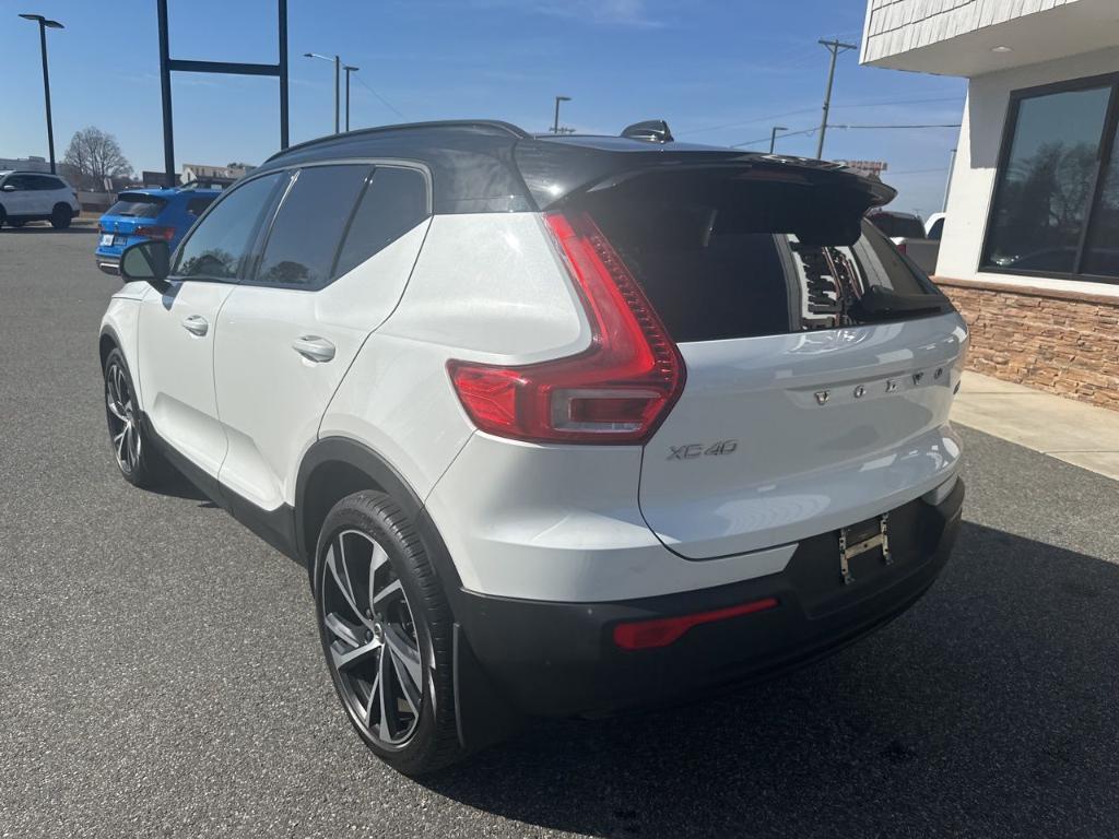 used 2022 Volvo XC40 car, priced at $30,400