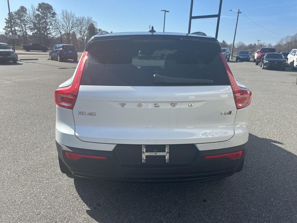 used 2022 Volvo XC40 car, priced at $30,400