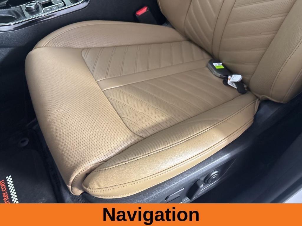 used 2025 Kia Sorento car, priced at $37,100
