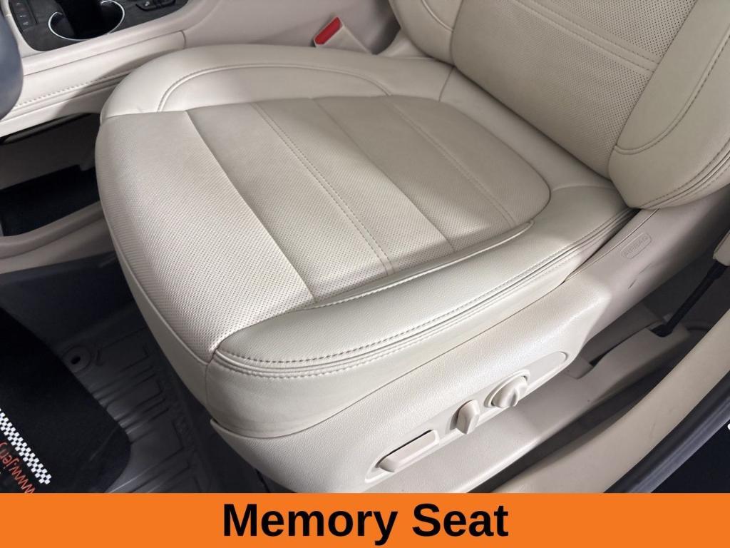 used 2023 GMC Acadia car, priced at $36,123