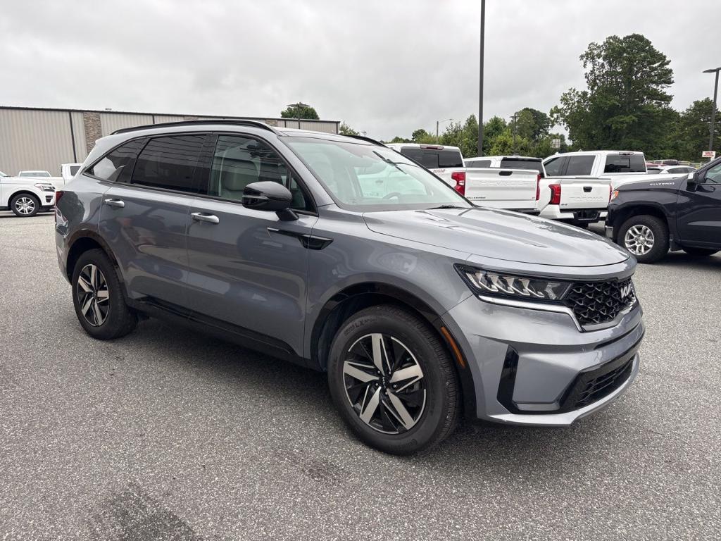 used 2023 Kia Sorento car, priced at $28,200