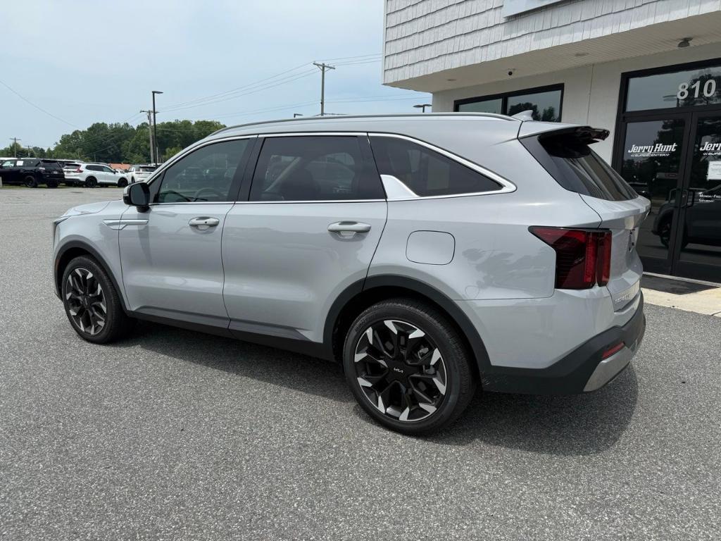 used 2024 Kia Sorento car, priced at $34,900
