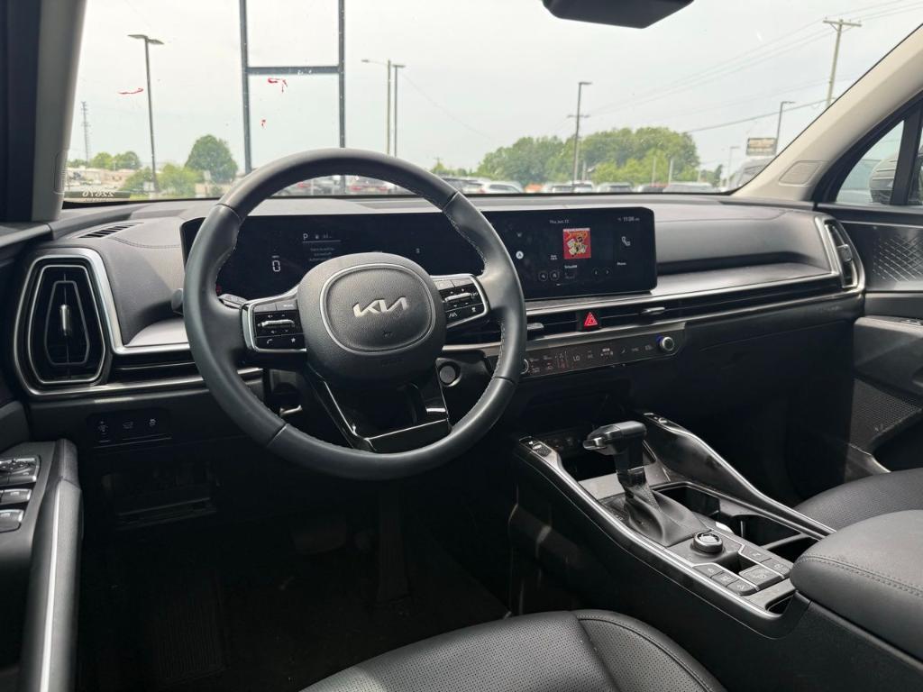 used 2024 Kia Sorento car, priced at $34,900