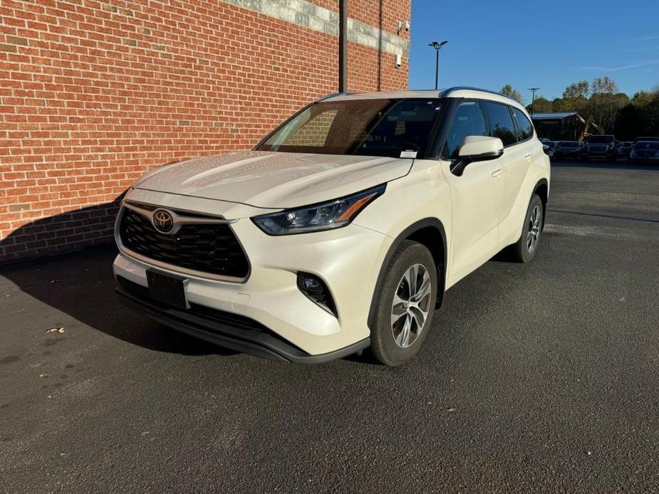 used 2020 Toyota Highlander car, priced at $30,500