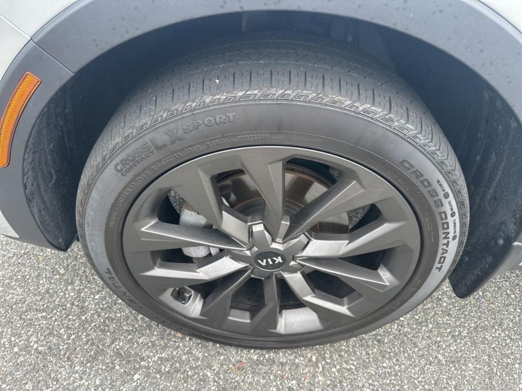 used 2021 Kia Sorento car, priced at $29,300